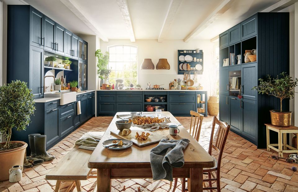 Mediterranean country style kitchen