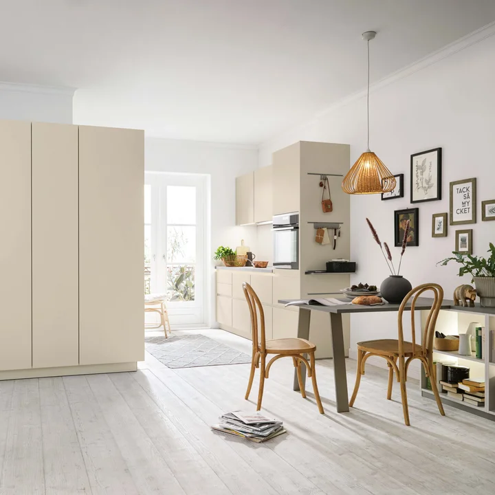 seashell white modern kitchen