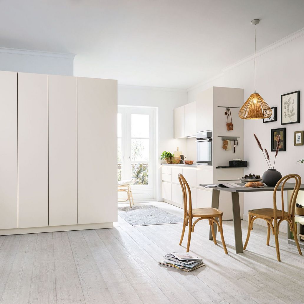 seashell white modern kitchen